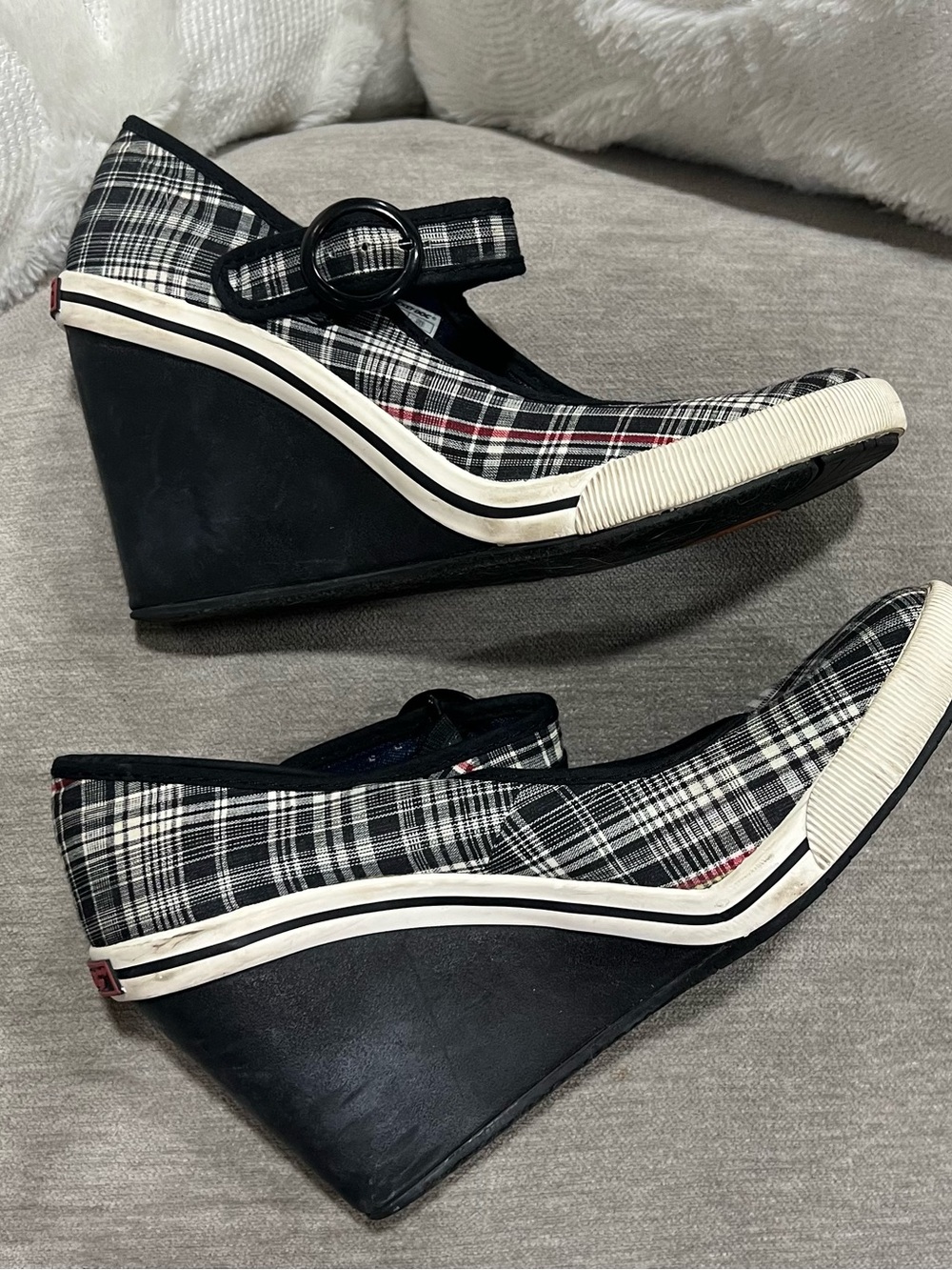 Rocket Dog Plaid Mary Jane Wedge Sneakers in Blue and White Size 8